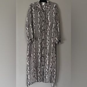 H&M snake print long sleeve button up long shirt size 6 great condition